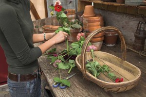 potting-bench-Simone-van-den-Berg